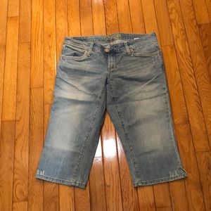 American Eagle Ladies Capris  size 6 regular!